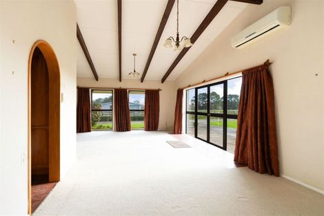 Photo of property in 246 Kawiu Road, Levin, 5510