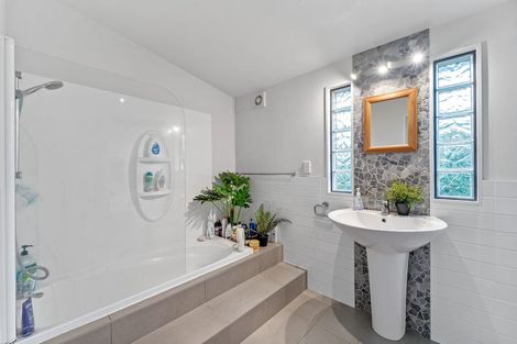 Photo of property in 43b Vipond Road, Stanmore Bay, Whangaparaoa, 0932