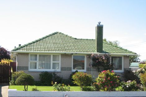 Photo of property in 35 Vancouver Crescent, Wainoni, Christchurch, 8061