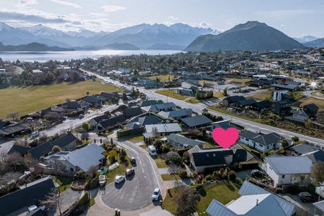 Photo of property in 9 Bob Lee Place, Wanaka, 9305