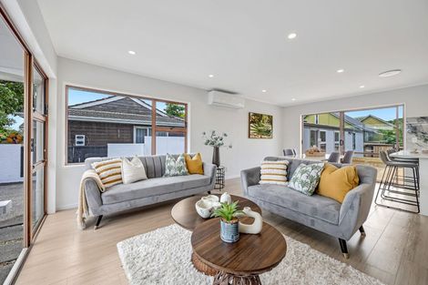 Photo of property in 12 Huber Street, Weymouth, Auckland, 2103