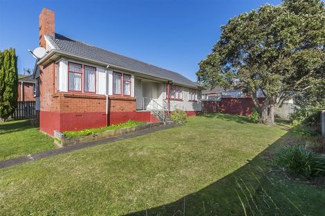 Photo of property in 2 Arahura Crescent, Waitangirua, Porirua, 5024