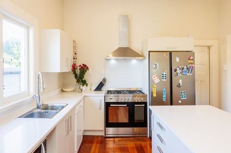 Photo of property in 239 Victoria Avenue, Hokowhitu, Palmerston North, 4410