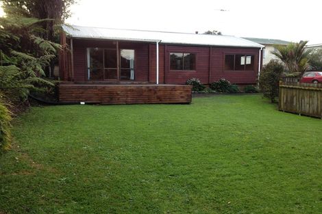 Photo of property in 2/694 East Coast Road, Pinehill, Auckland, 0632