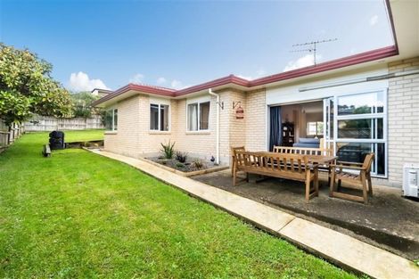 Photo of property in 48 Hogarth Rise, West Harbour, Auckland, 0618