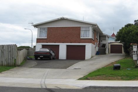Photo of property in 2 Totara Avenue, Pukekohe, 2120