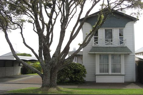 Photo of property in 105 Pendarves Street, New Plymouth, 4312