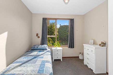Photo of property in 25 Grimseys Road, Redwood, Christchurch, 8051