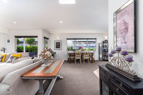 Photo of property in 3 Ursula Drive, Feilding, 4702