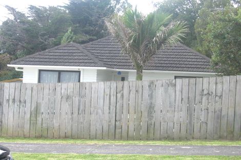 Photo of property in 1/27 Peach Road, Glenfield, Auckland, 0629
