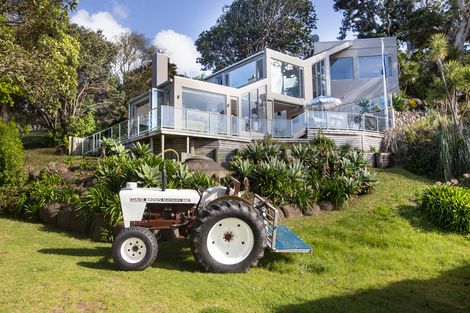 Photo of property in 70 Clinton Road, Tawharanui Peninsula, Warkworth, 0986