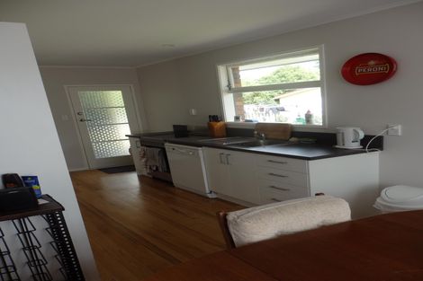 Photo of property in 281 Shakespeare Street, Leamington, Cambridge, 3432