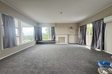 Photo of property in 25 Ellesmere Crescent, Pakuranga Heights, Auckland, 2010