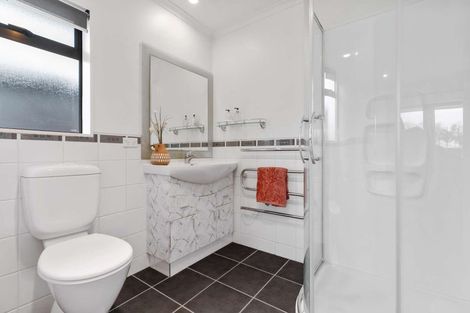 Photo of property in 7 Wroxton Place, Waiuku, 2123