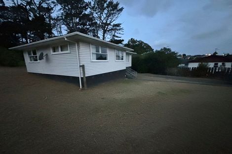 Photo of property in 17 Thornlow Street, Glendene, Auckland, 0602