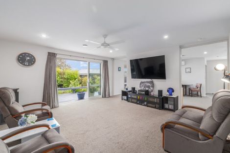 Photo of property in 10 Cowper Place, Avondale, Christchurch, 8061