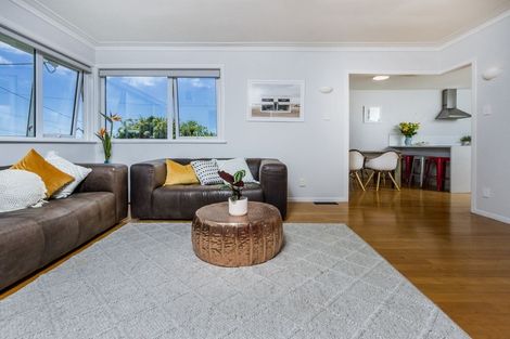 Photo of property in 15 Moore Street, Hillcrest, Auckland, 0627