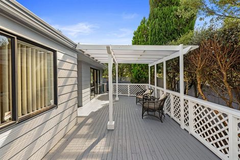 Photo of property in 37 Gosford Drive, Botany Downs, Auckland, 2010