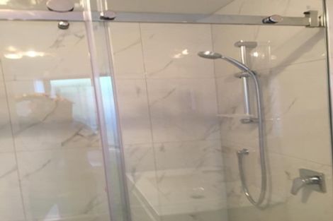 Photo of property in 2/18 Mander Place, Bucklands Beach, Auckland, 2012