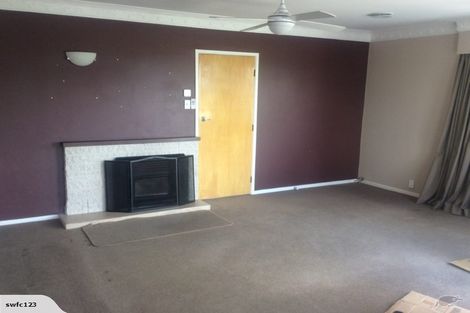 Photo of property in 5 Cron Avenue, Te Atatu South, Auckland, 0610