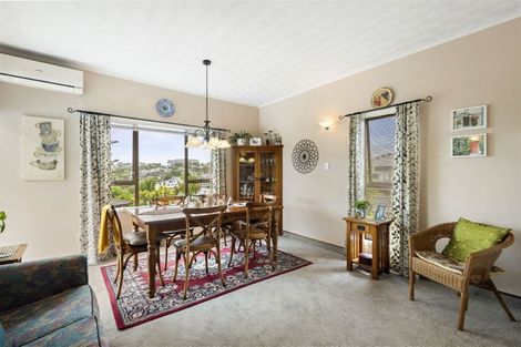 Photo of property in 1/10 Kiteroa Terrace, Rothesay Bay, Auckland, 0630