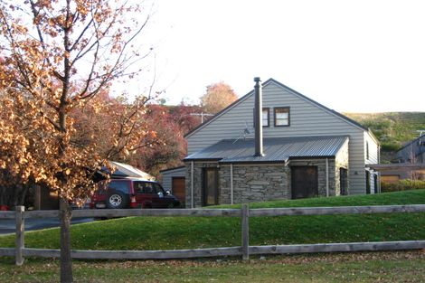 Photo of property in 104 Centennial Avenue, Arrowtown, 9302