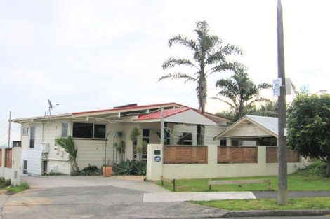 Photo of property in 1 Correa Court, Goodwood Heights, Auckland, 2105