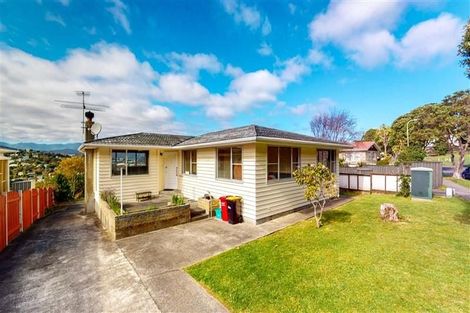 Photo of property in 68 Akaroa Drive, Maupuia, Wellington, 6022