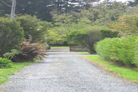 Photo of property in 43 Moeraki Road, Maoribank, Upper Hutt, 5018