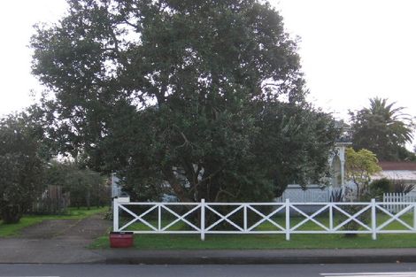 Photo of property in 17 Mair Street, Regent, Whangarei, 0112