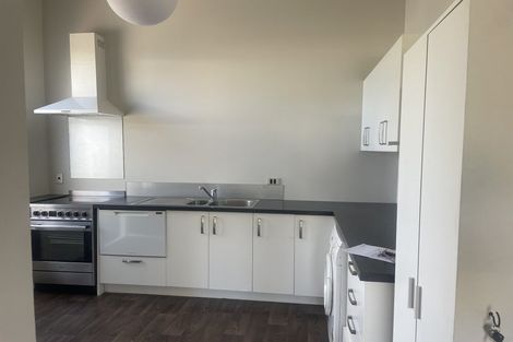 Photo of property in 70 Shakespeare Road, Bluff Hill, Napier, 4110