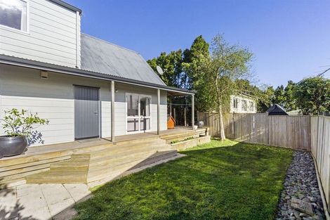 Photo of property in 2/30 Bond Crescent, Forrest Hill, Auckland, 0620