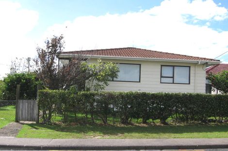 Photo of property in 15 Strid Road, Te Atatu South, Auckland, 0610
