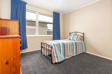 Photo of property in 22 Motuoapa Place, Kelvin Grove, Palmerston North, 4414