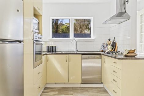 Photo of property in 11 Walbrook Road, Manly, Whangaparaoa, 0930