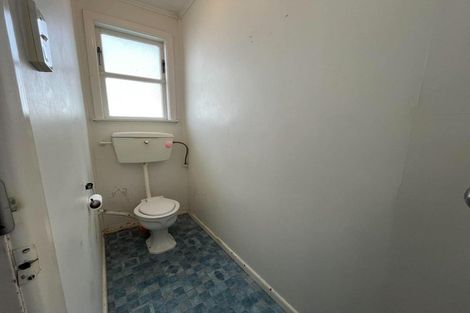 Photo of property in 18 Goldsmith Crescent, Levin, 5510