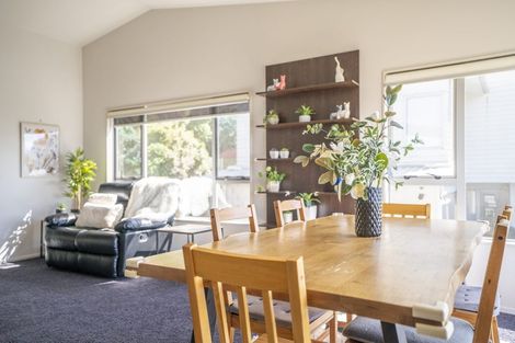 Photo of property in 35 Meadowcroft Grove, Johnsonville, Wellington, 6037