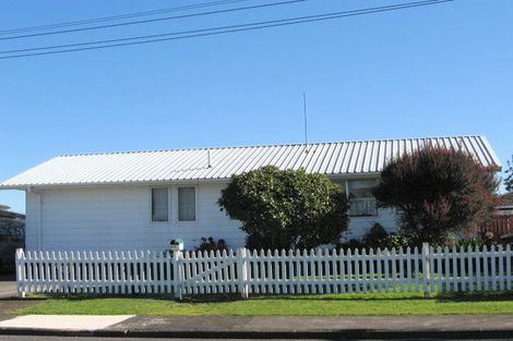 Photo of property in 2/88 Cargill Street, Papakura, 2110
