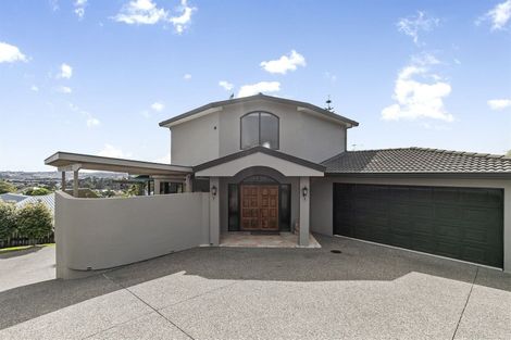 Photo of property in 8 Carl Place, Unsworth Heights, Auckland, 0632