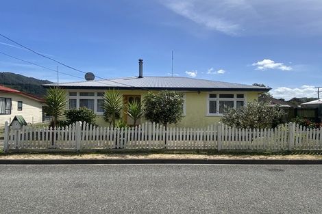 Photo of property in 7 Canterbury Street, Picton, 7220