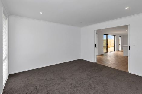 Photo of property in 15 Te Taniwha Road, One Tree Point, 0118