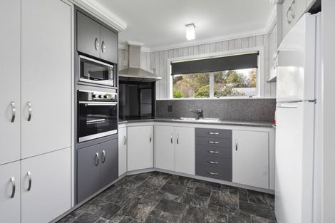 Photo of property in 30 Ongo Road, Hunterville, 4730