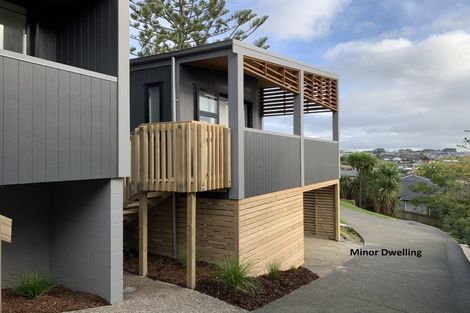 Photo of property in 6 Moffat Road, Red Beach, 0932