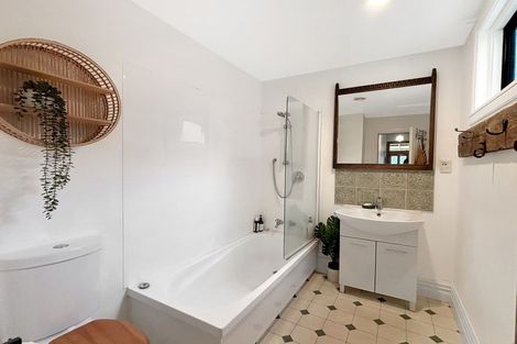 Photo of property in 51 Oxford Street, Lyttelton, 8082