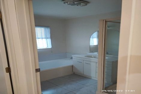 Photo of property in 25j Youngs Road, Papakura, 2110