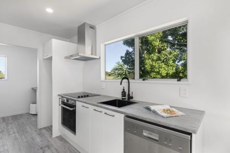 Photo of property in 2/12 Mona Vale, West Harbour, Auckland, 0618