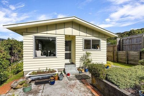 Photo of property in 1/3 Ely Grove, Wainuiomata, Lower Hutt, 5014