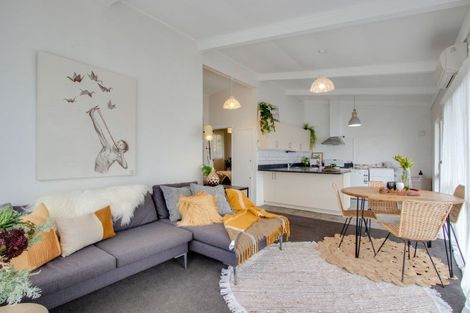 Photo of property in 2/204a Park Road South, Akina, Hastings, 4122