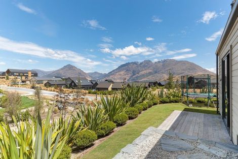 Photo of property in 13 Hackett Road, Jacks Point, Queenstown, 9371