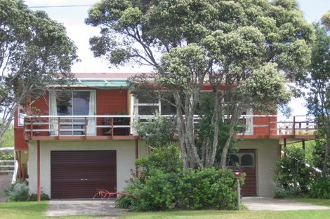 Photo of property in 98 Seaforth Road, Waihi Beach, 3611